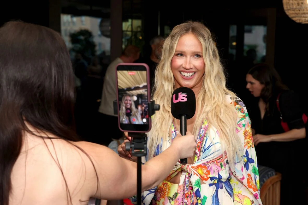 Anna Camp e Jade Whipkey participam do evento juntas