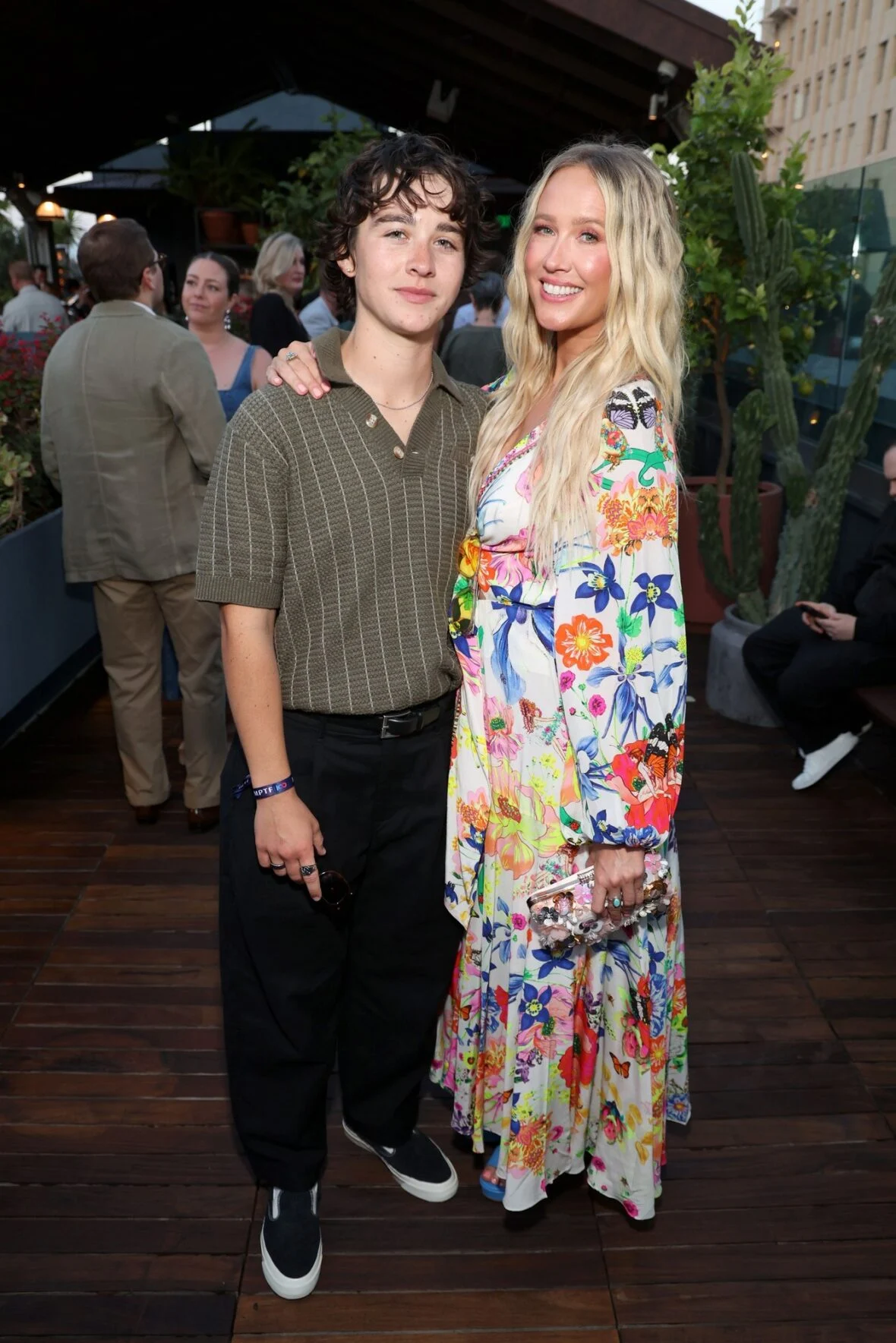 Anna Camp e Jade Whipkey participam do evento juntas