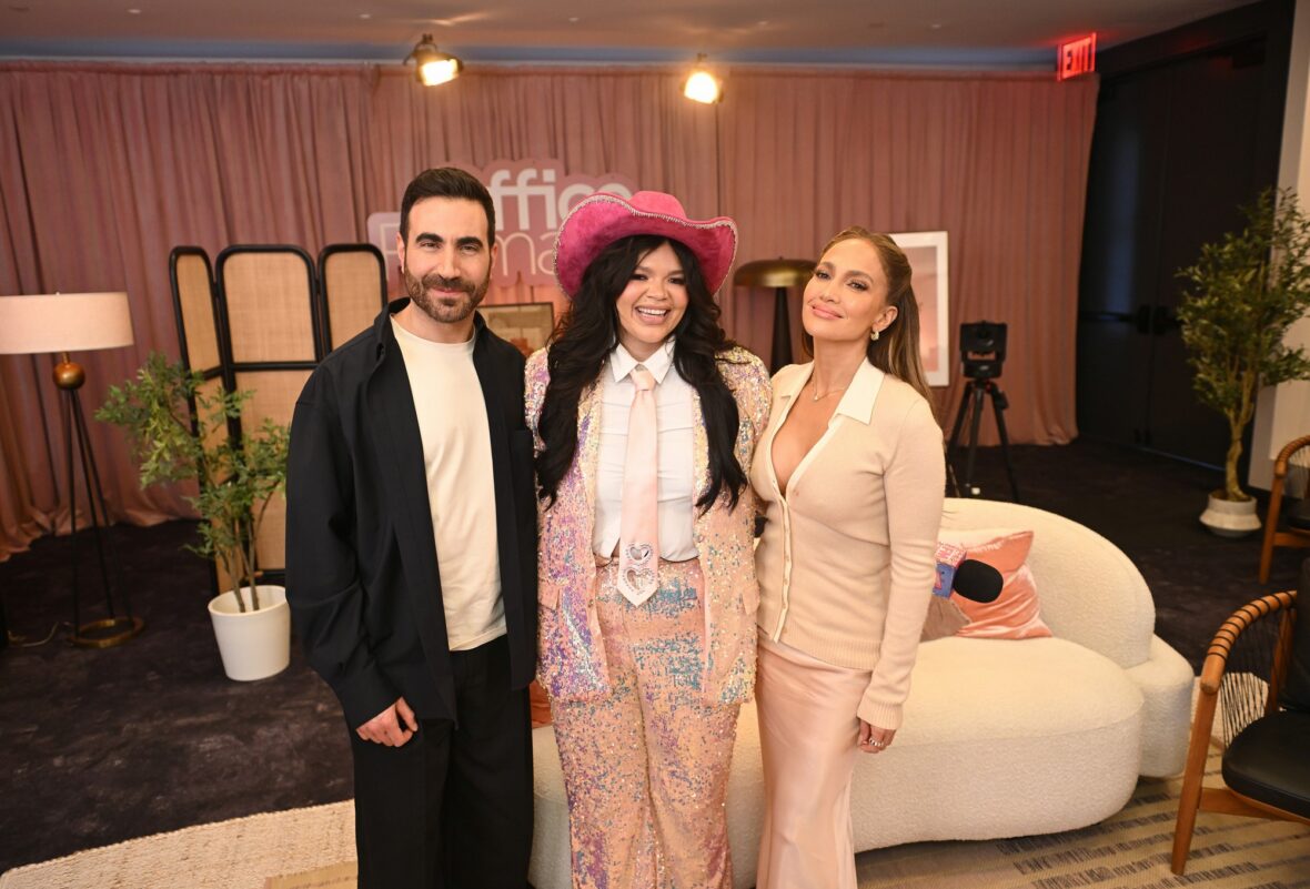 Jennifer Lopez e Brett Goldstein em 