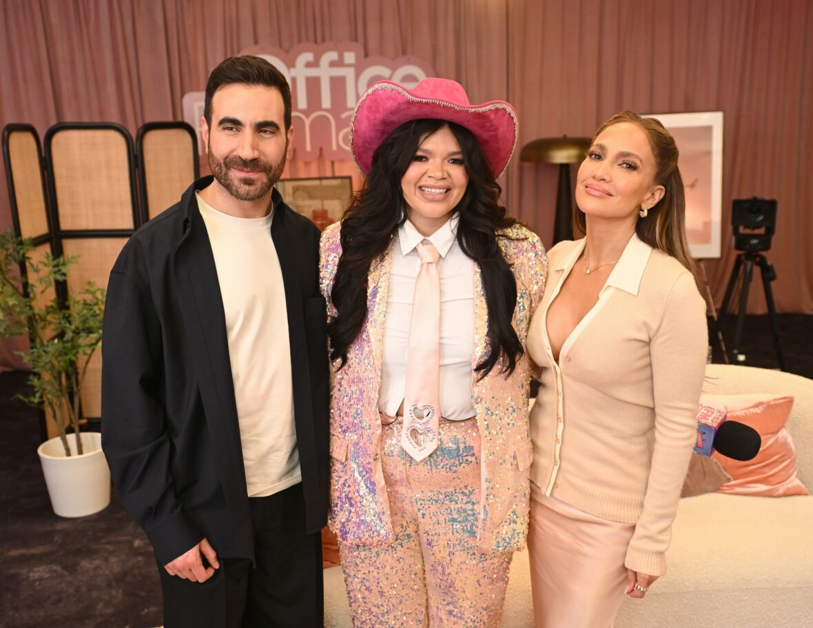 Jennifer Lopez e Brett Goldstein em 