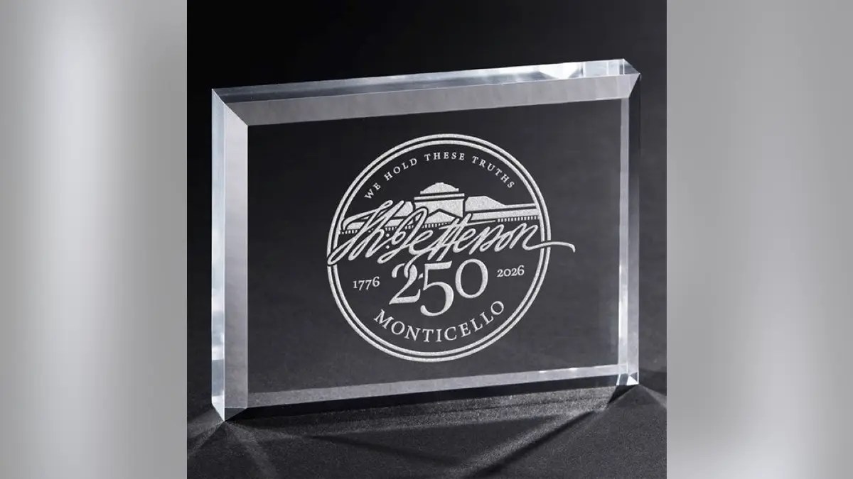 This keepsake fits anywhere in your home.