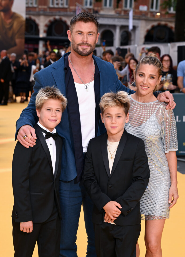 Chris Hemsworth e Elsa Pataky com Tristan Hemsworth (L) e Sasha Hemsworth participam do 