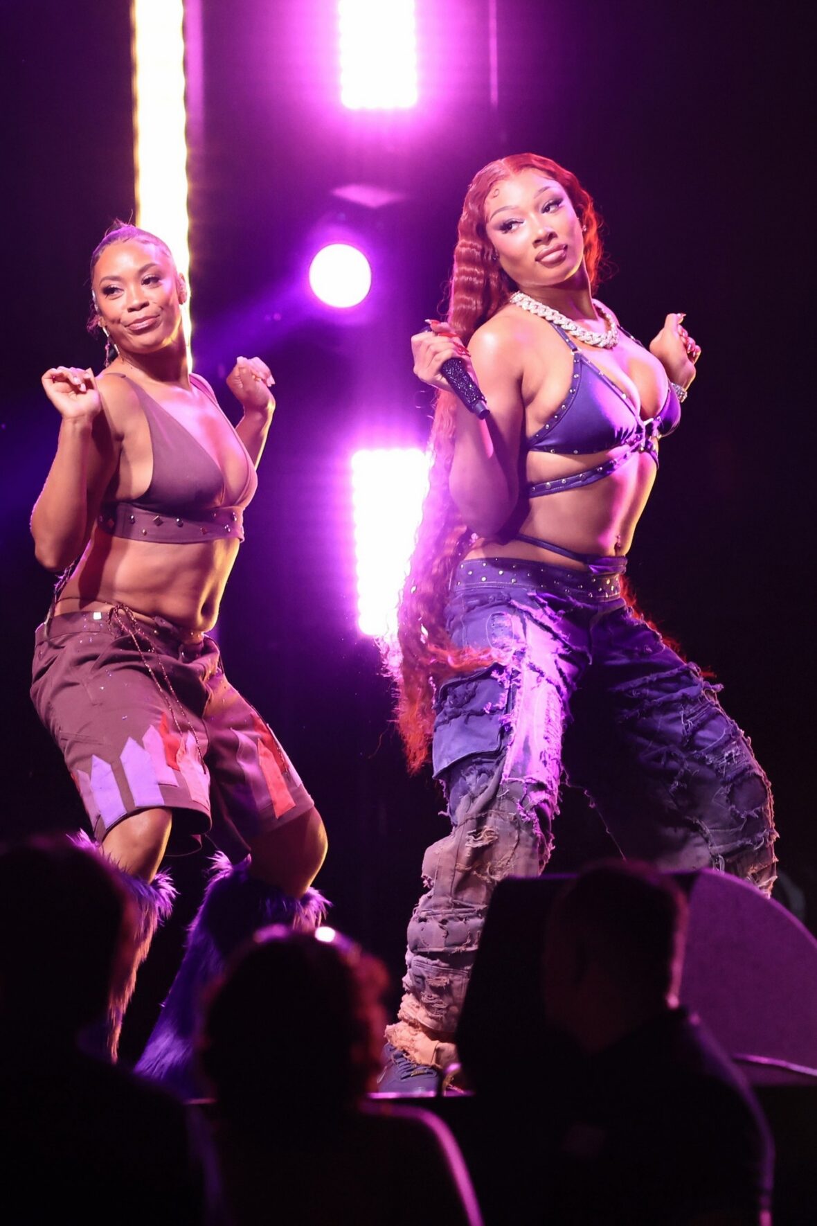 Megan thee Stallion filma uma cena de show para o 