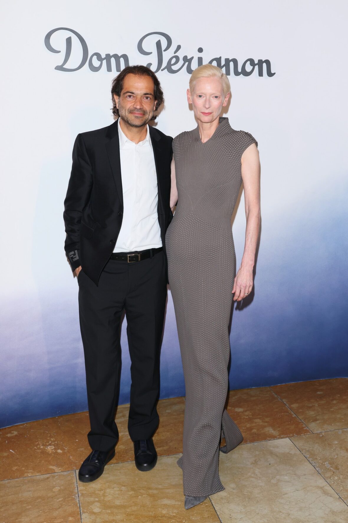 Celebridades participam de evento Dom Perignon
