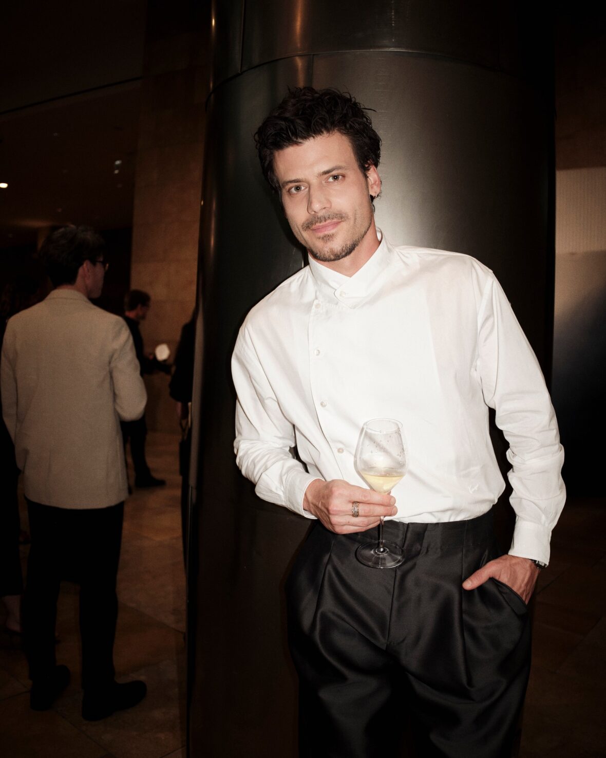 Celebridades participam de evento Dom Perignon
