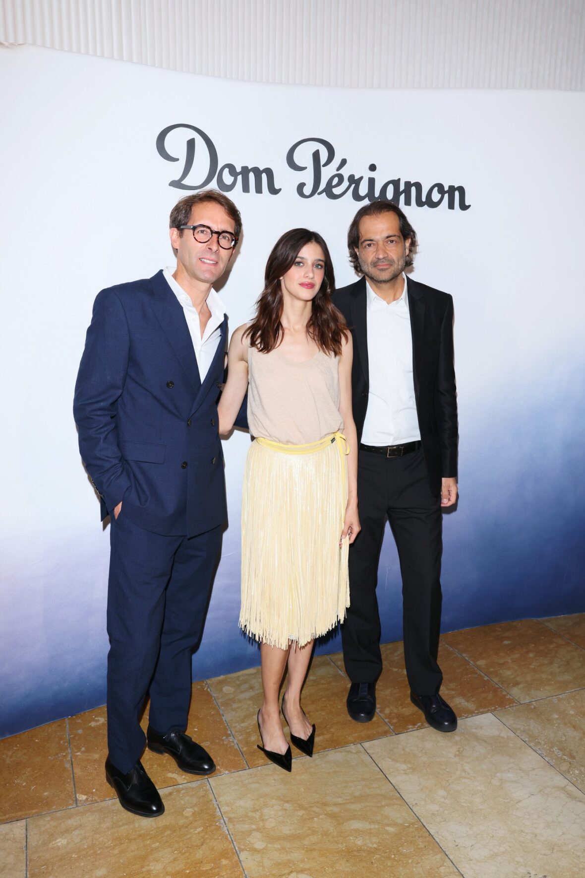 Celebridades participam de evento Dom Perignon