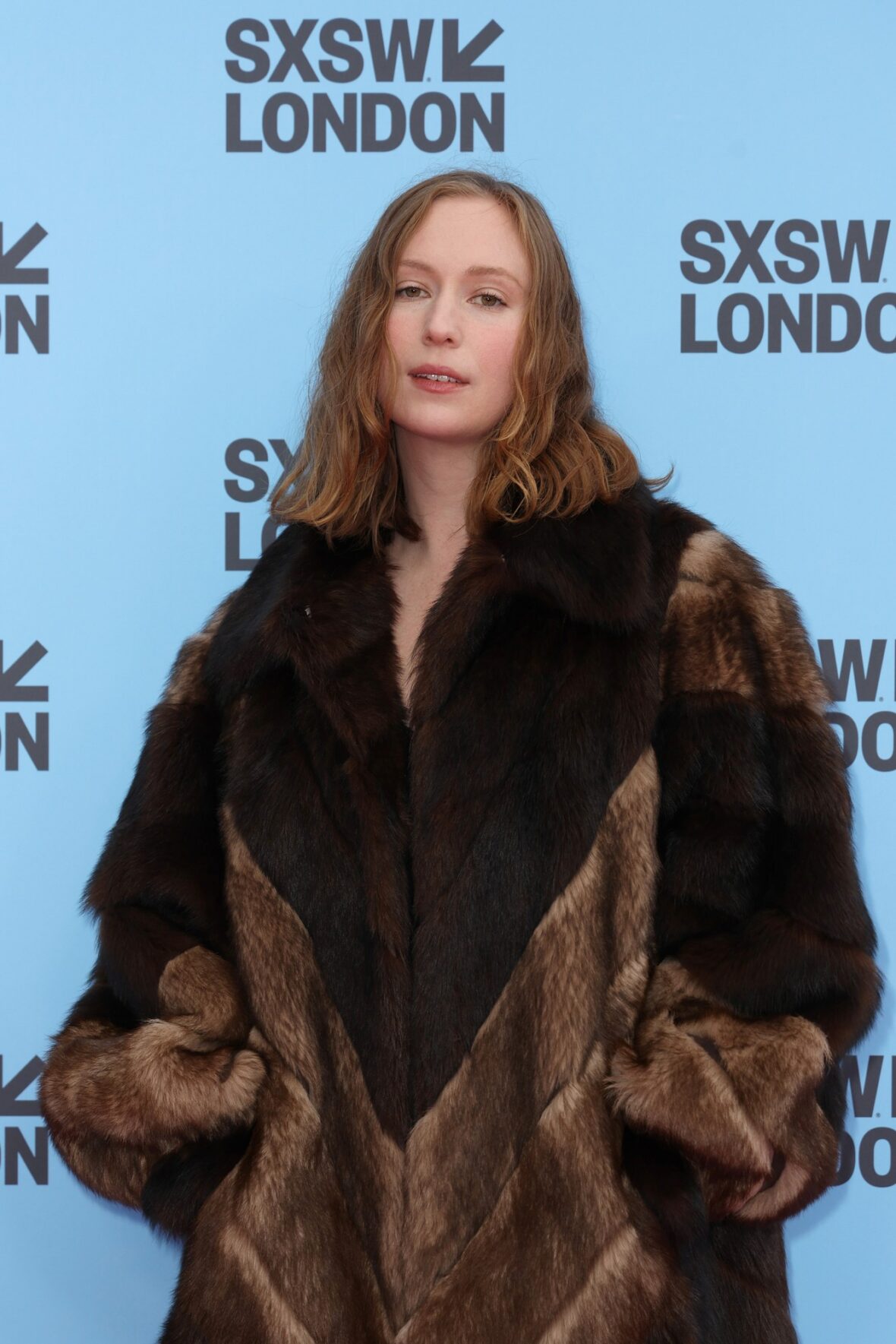 Hannah Einbinder participa do