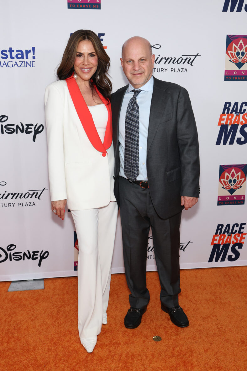 Jennifer Fessler e Jeff Fessler participam da 33ª Corrida Anual para Apagar MS Gala