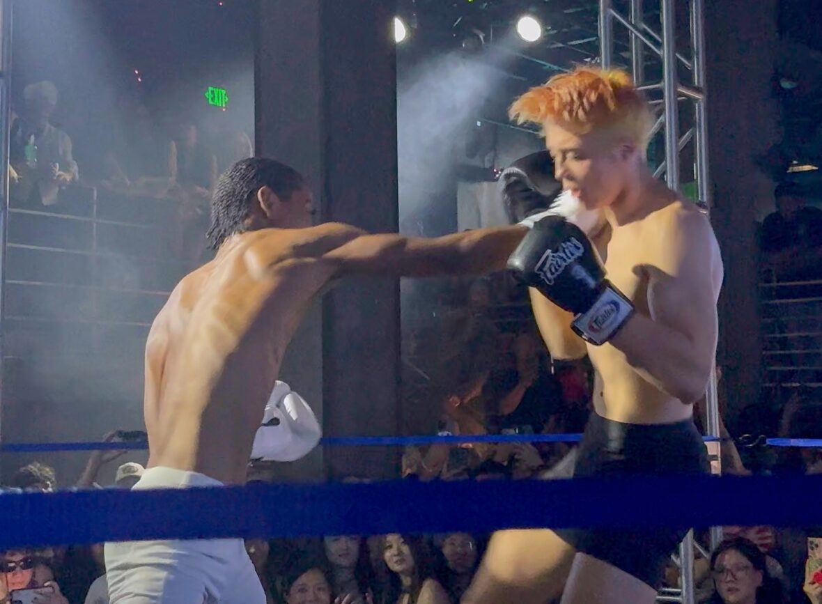 Knox Jolie Pitt em uma luta de Muay Thai