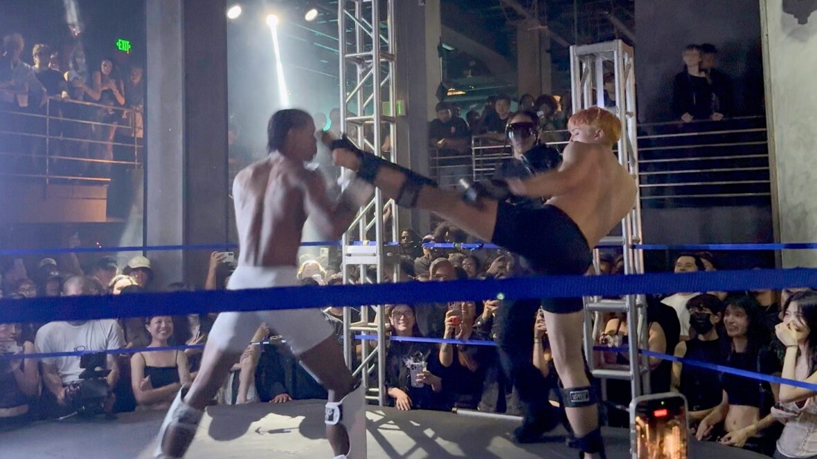Knox Jolie Pitt em uma luta de Muay Thai