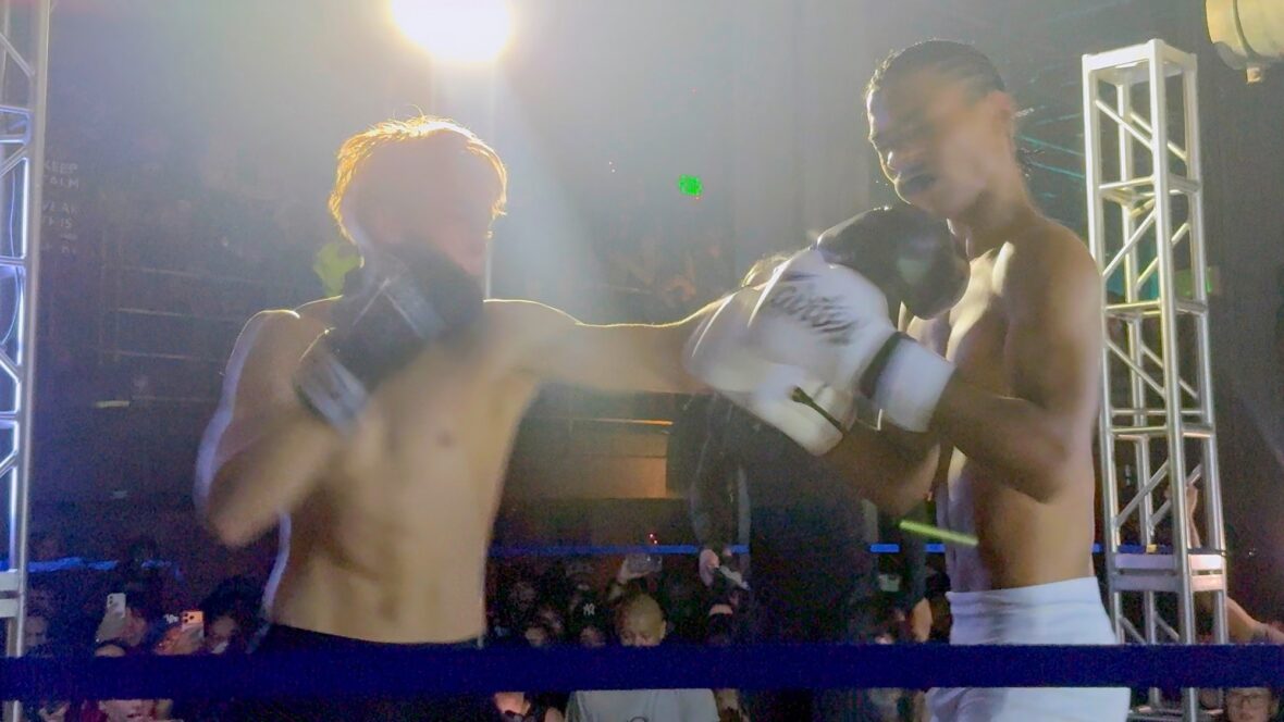Knox Jolie Pitt em uma luta de Muay Thai