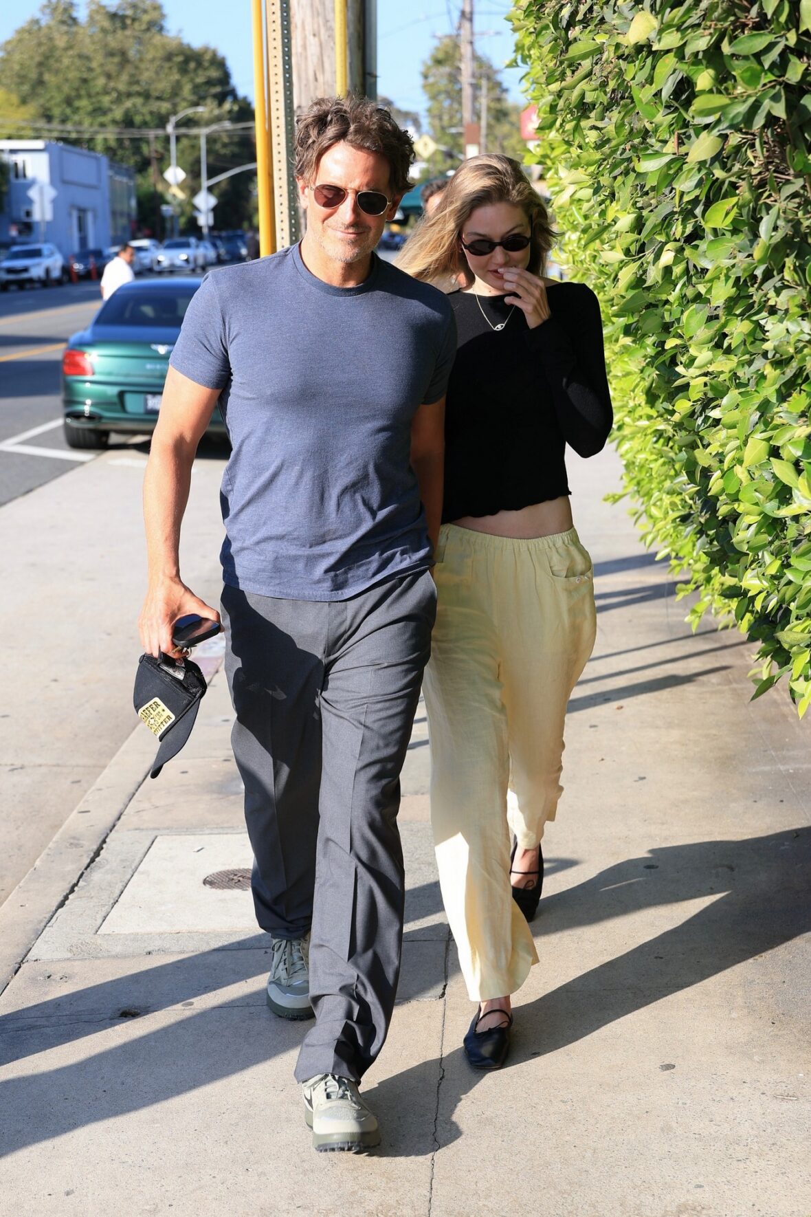 Bradley Cooper e Gigi Hadid namoram fotos noturnas