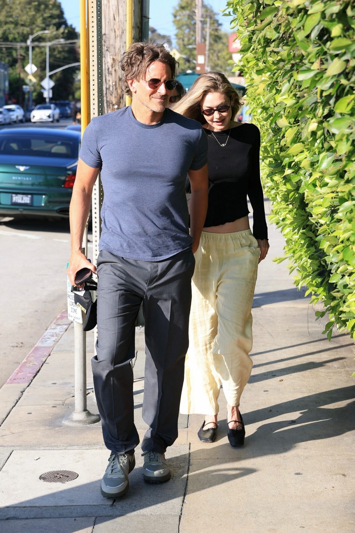 Bradley Cooper e Gigi Hadid namoram fotos noturnas