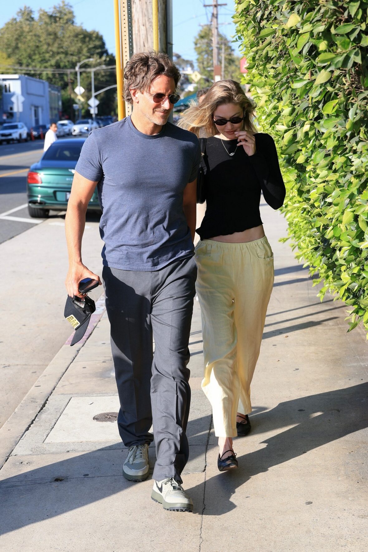 Bradley Cooper e Gigi Hadid namoram fotos noturnas