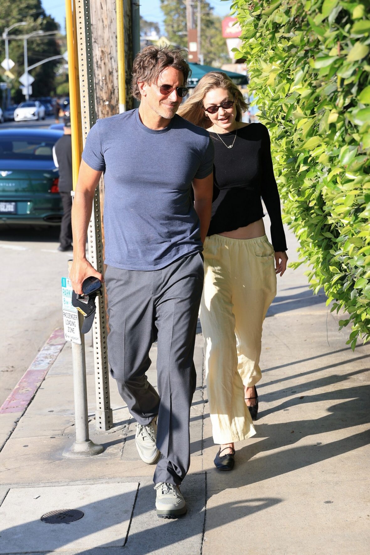 Bradley Cooper e Gigi Hadid namoram fotos noturnas