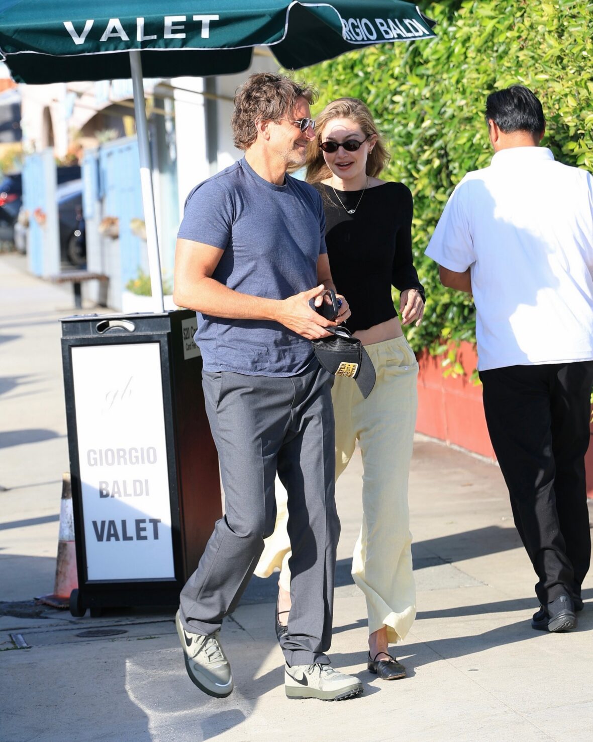 Bradley Cooper e Gigi Hadid namoram fotos noturnas