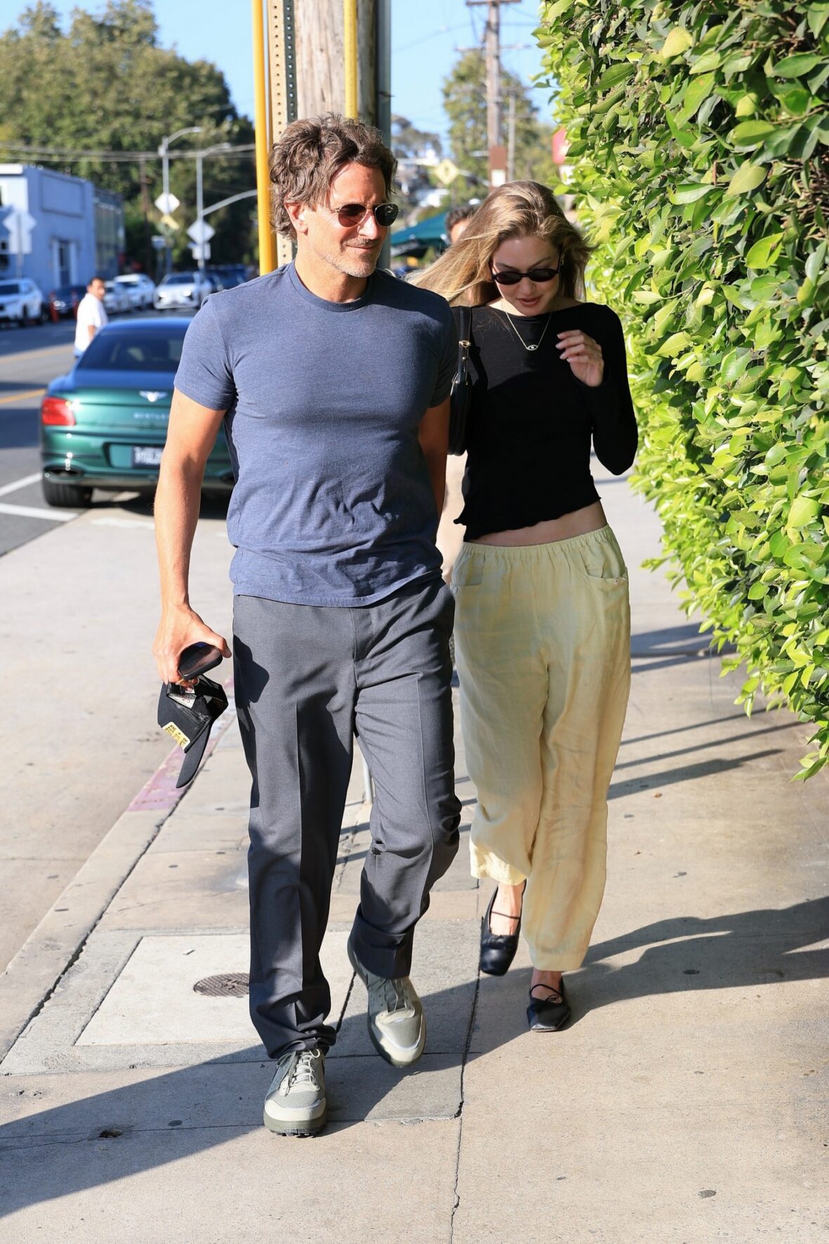 Bradley Cooper e Gigi Hadid namoram fotos noturnas