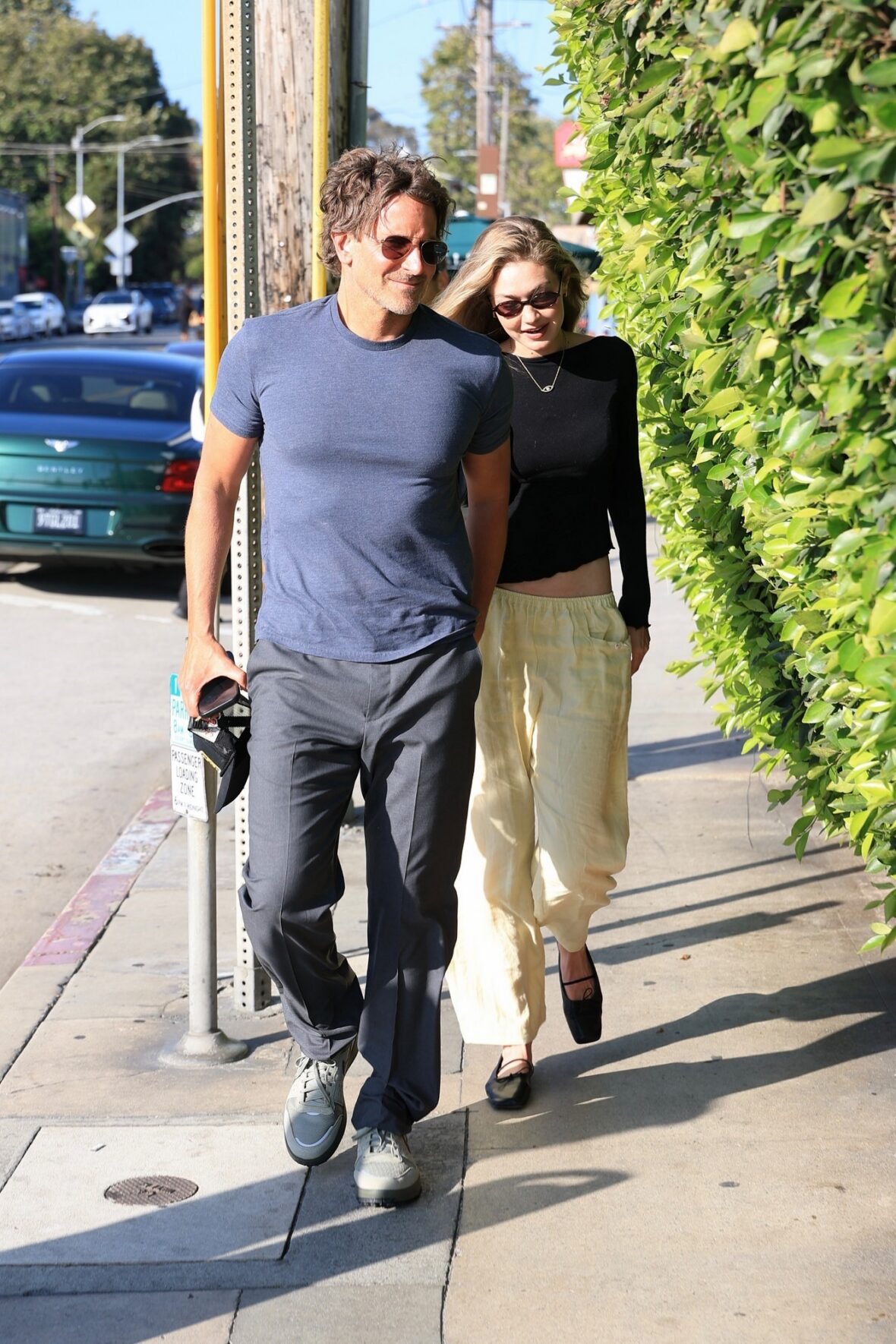 Bradley Cooper e Gigi Hadid namoram fotos noturnas