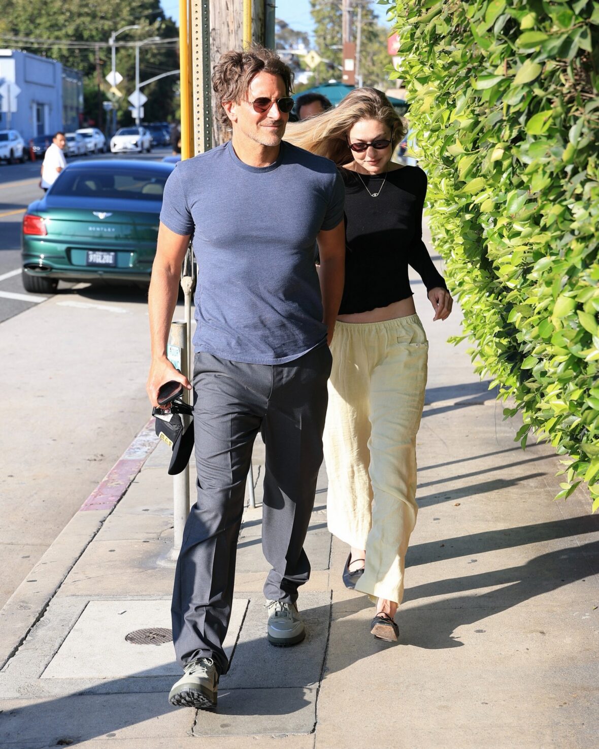 Bradley Cooper e Gigi Hadid namoram fotos noturnas