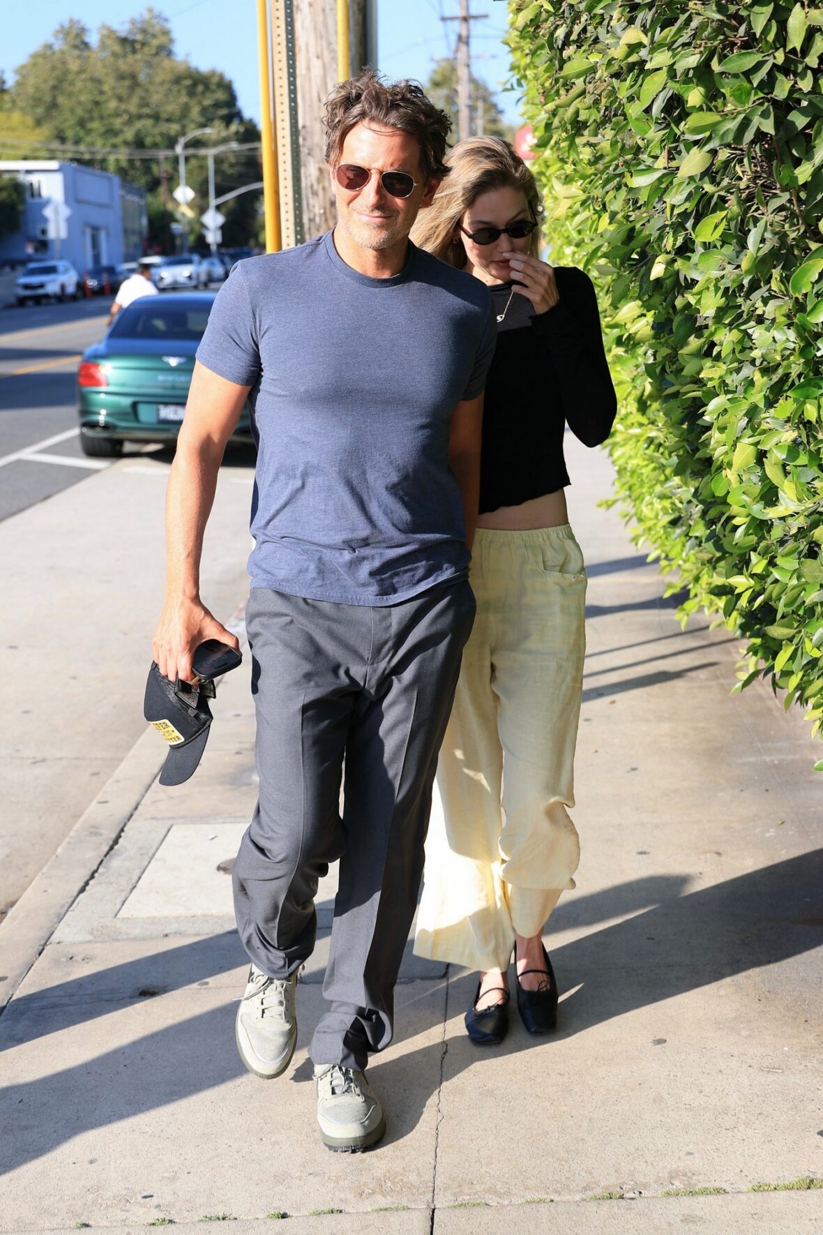 Bradley Cooper e Gigi Hadid namoram fotos noturnas