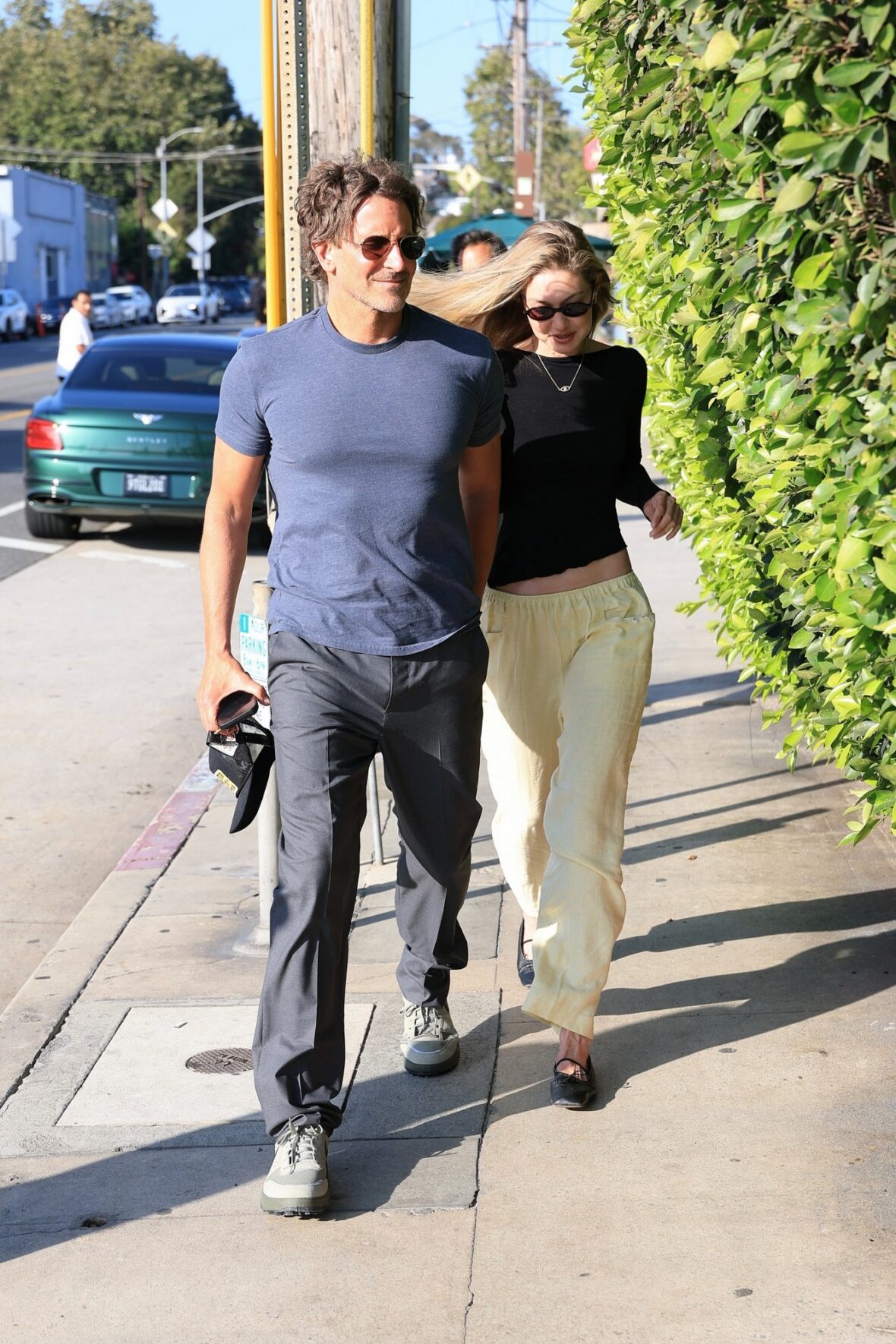 Bradley Cooper e Gigi Hadid namoram fotos noturnas