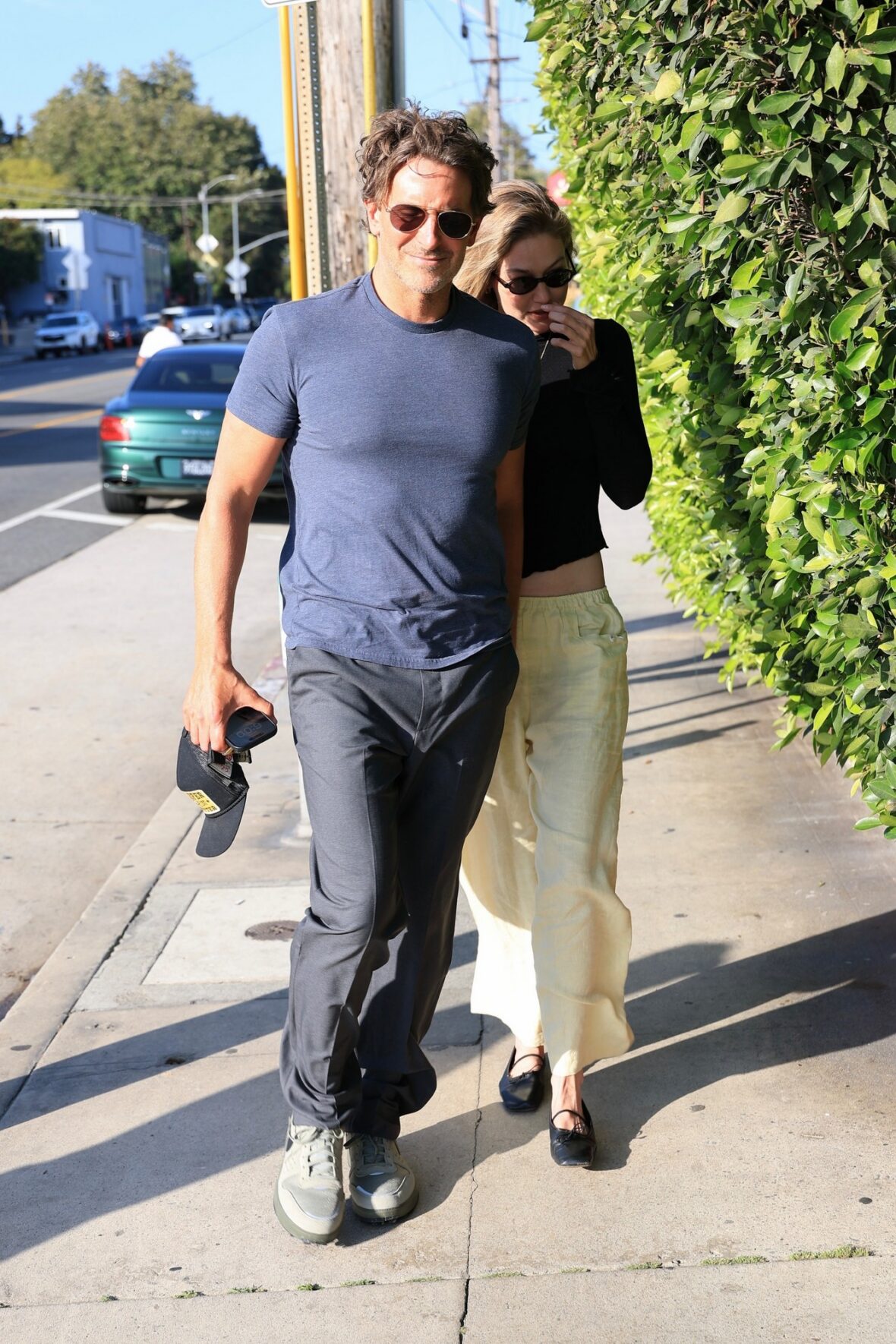 Bradley Cooper e Gigi Hadid namoram fotos noturnas