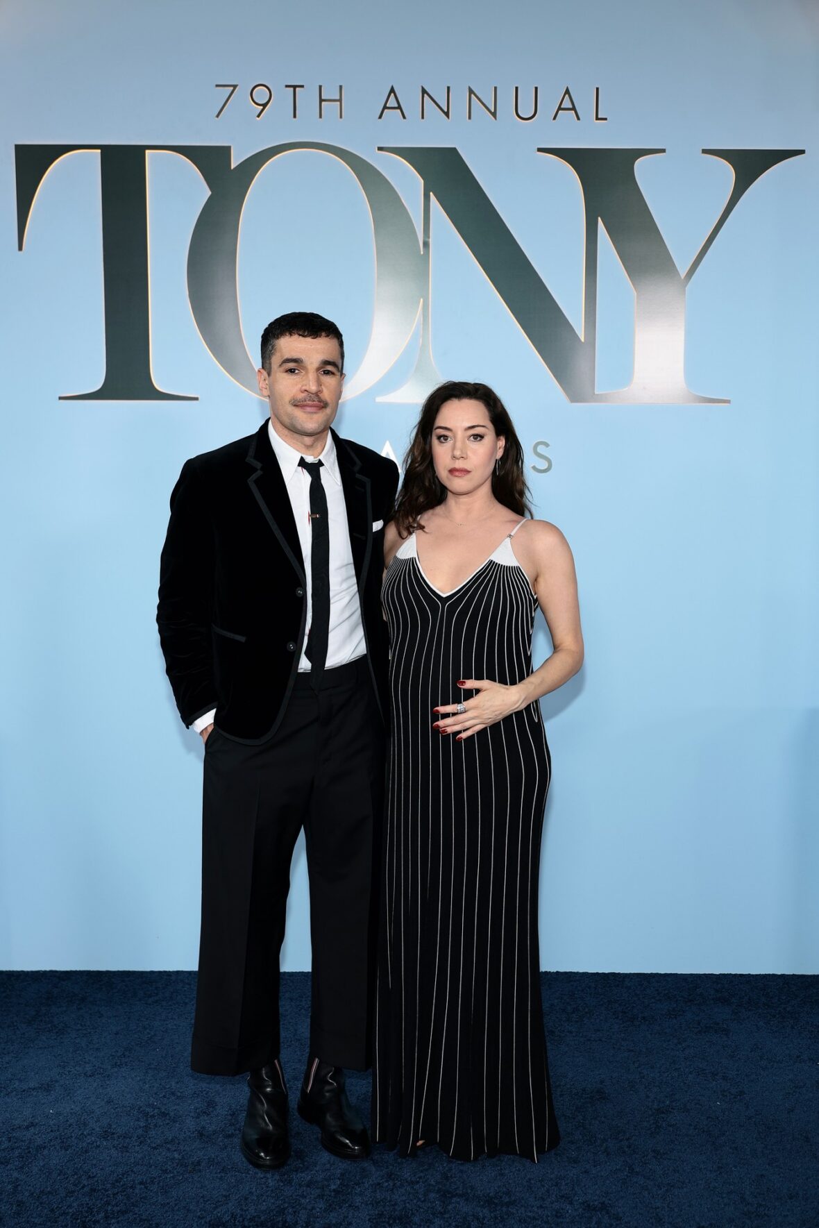 Aubrey Plaza e Christopher Abbott no Tonys