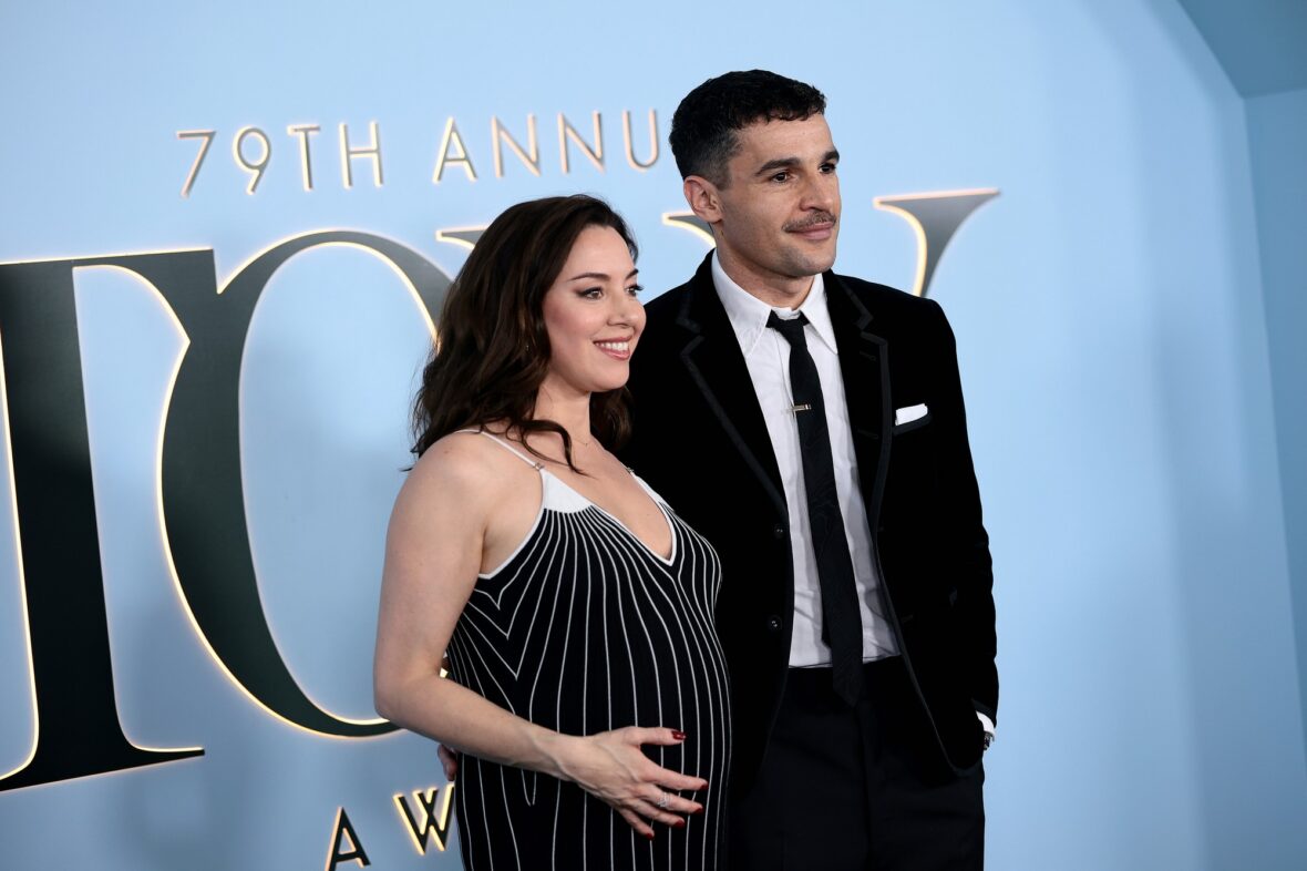 Aubrey Plaza e Christopher Abbott no Tonys