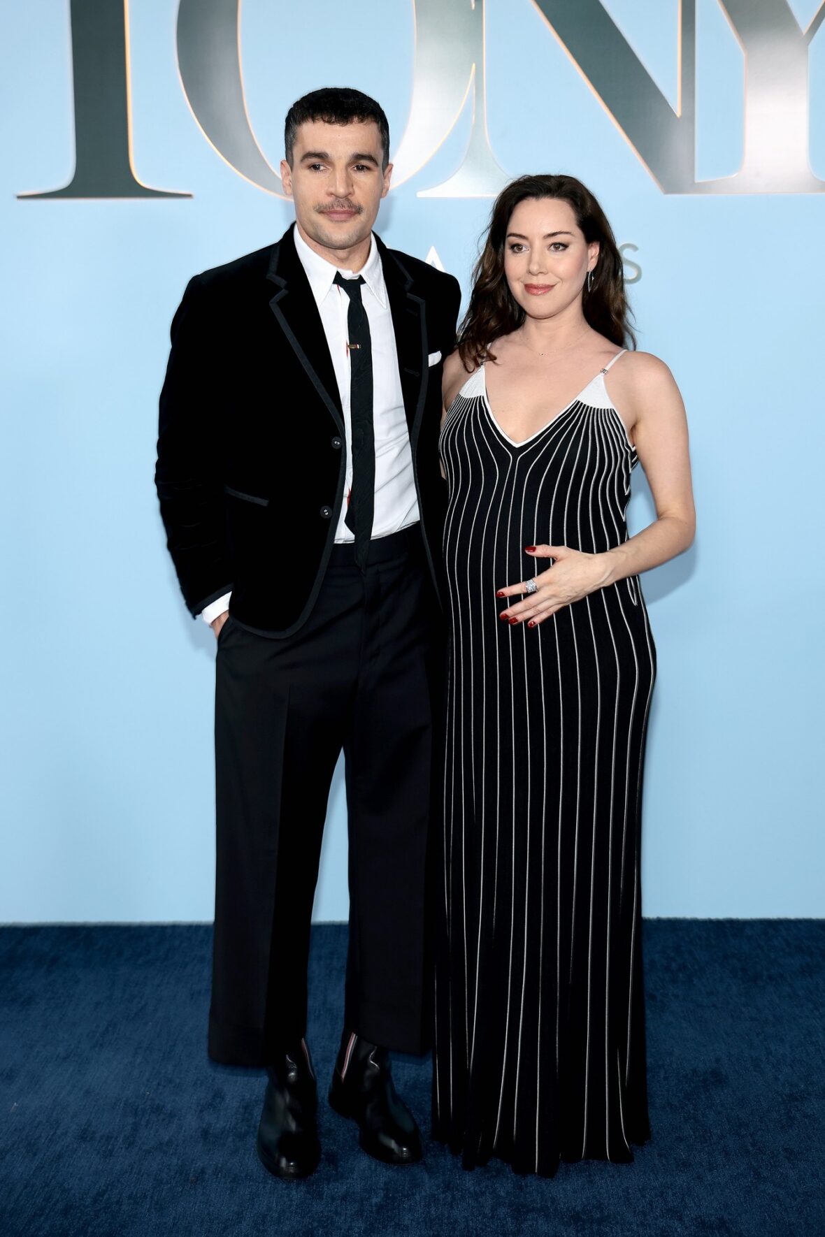 Aubrey Plaza e Christopher Abbott no Tonys
