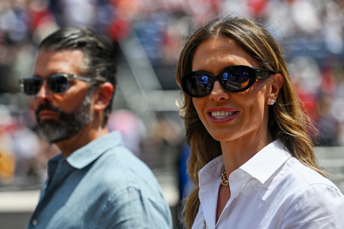 Donald Trump Jr. e Bettina Anderson participam do Grande Prêmio de F1 de Mônaco
