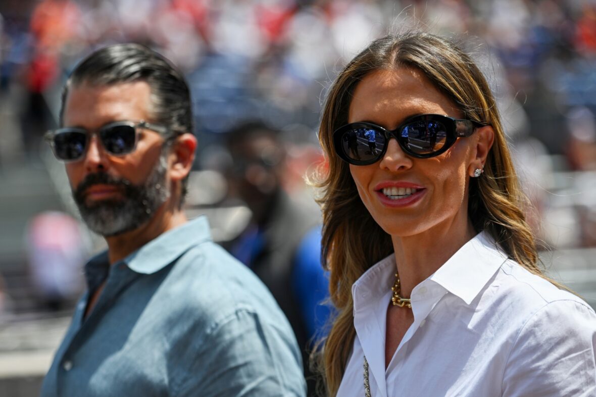 Donald Trump Jr. e Bettina Anderson participam do Grande Prêmio de F1 de Mônaco