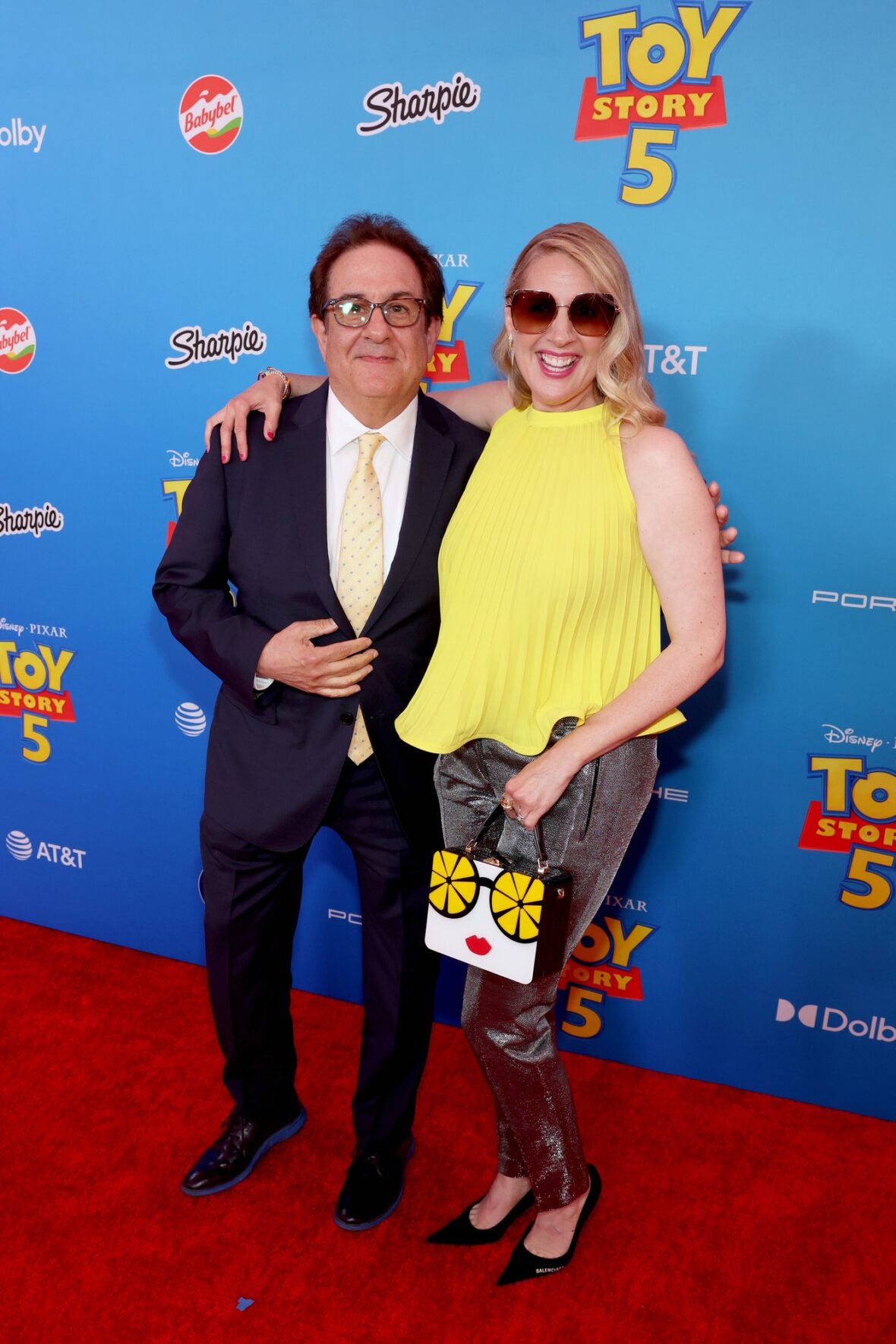 Jeff Bergman e Carla Delaney Bergman comparecem à estreia de Toy Story 5 em Los Angeles