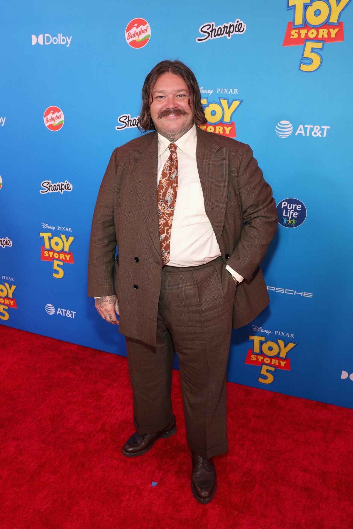 Matty Matheson comparece à estreia de Toy Story 5 em Los Angeles