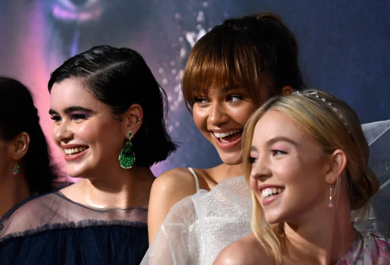 Membros do elenco de Euphoria juntos no tapete vermelho