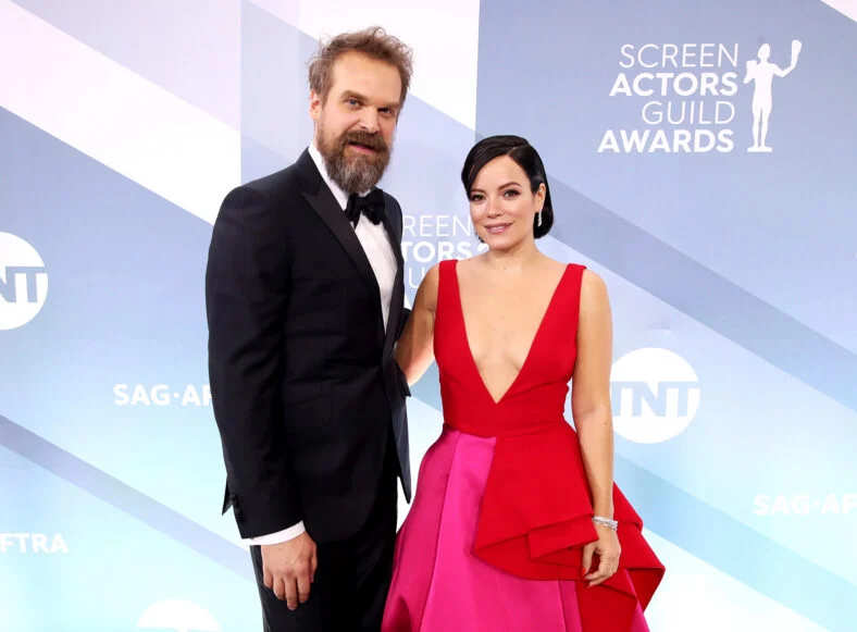 Foto stock de David Harbour e Lily Allen