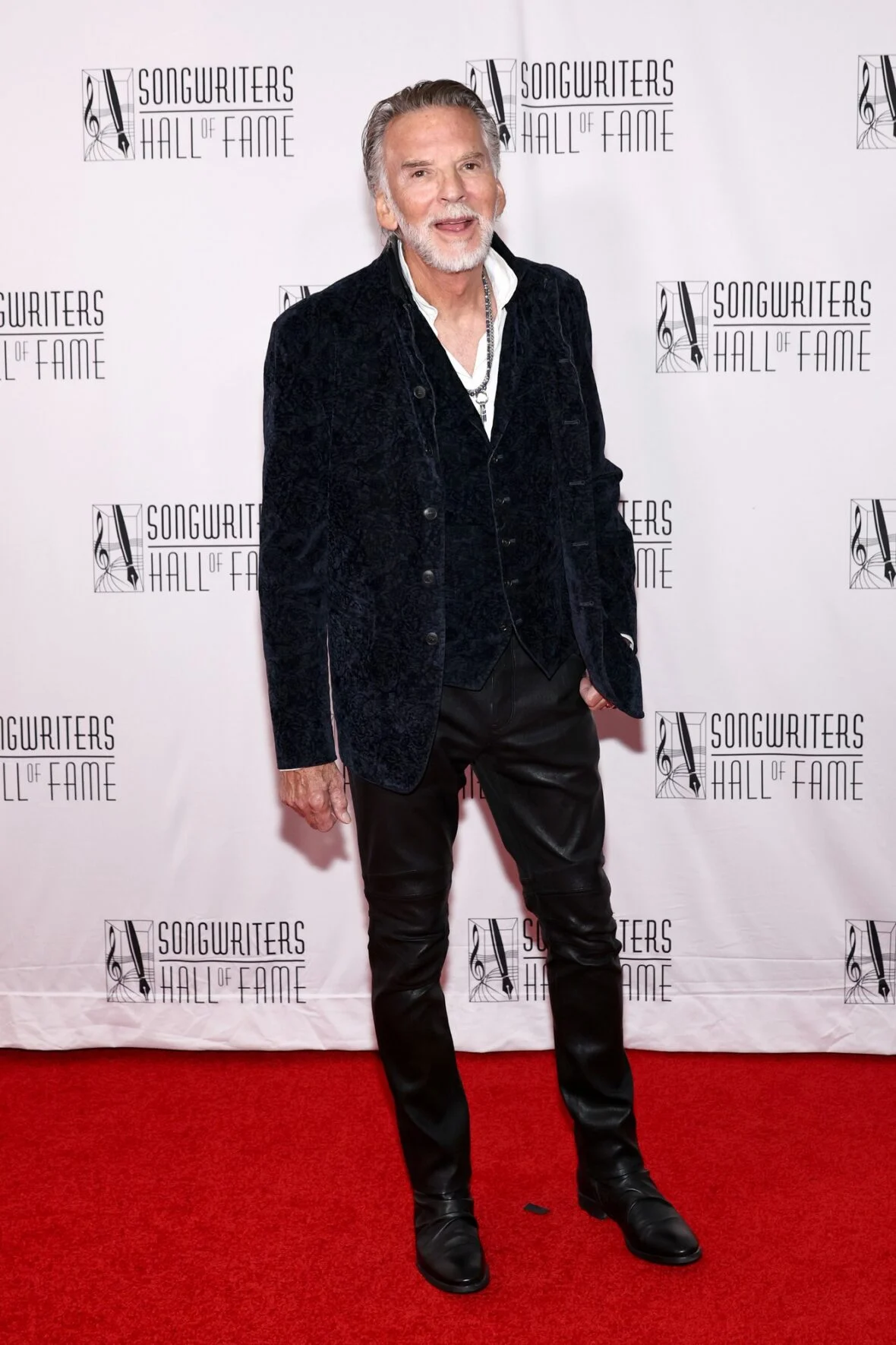 Kenny Loggins na gala de indução e premiação do Songwriters Hall of Fame de 2026