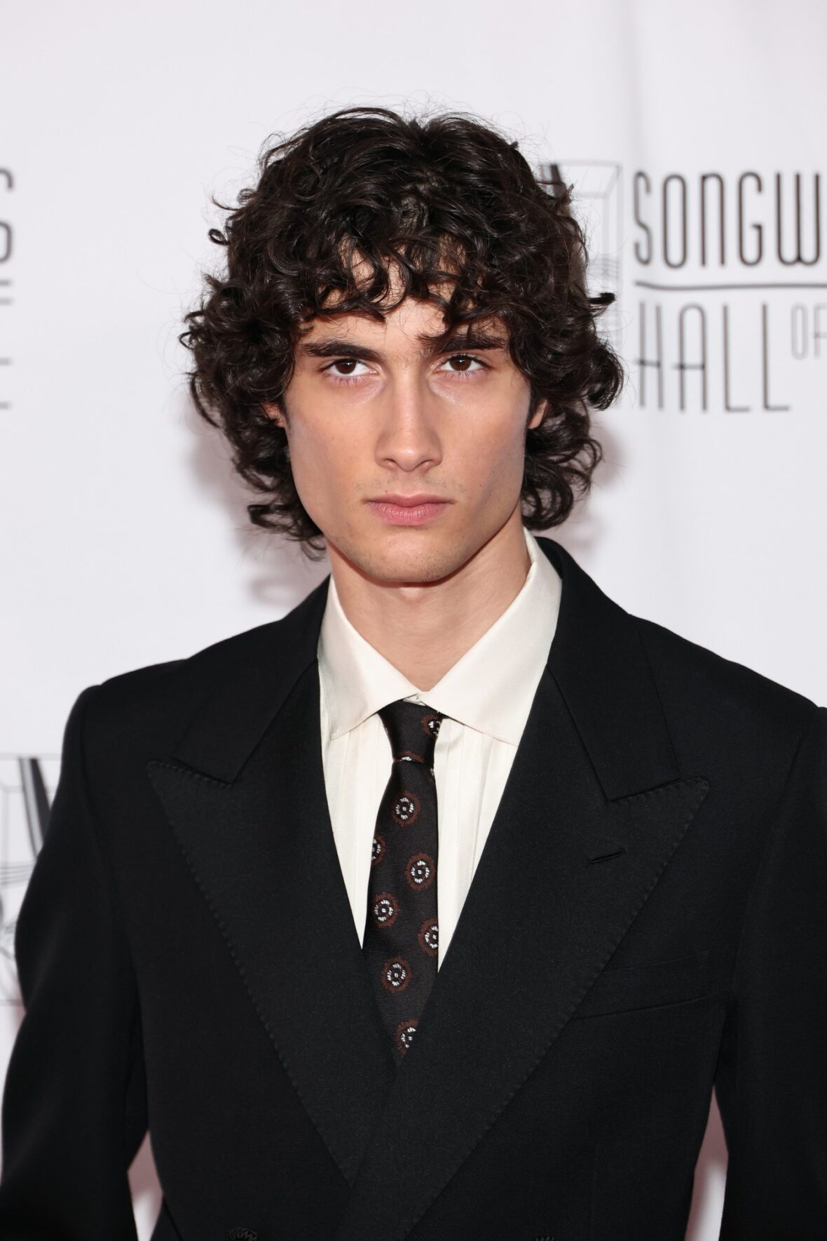 Sombr na gala de indução e premiação do Songwriters Hall of Fame de 2026