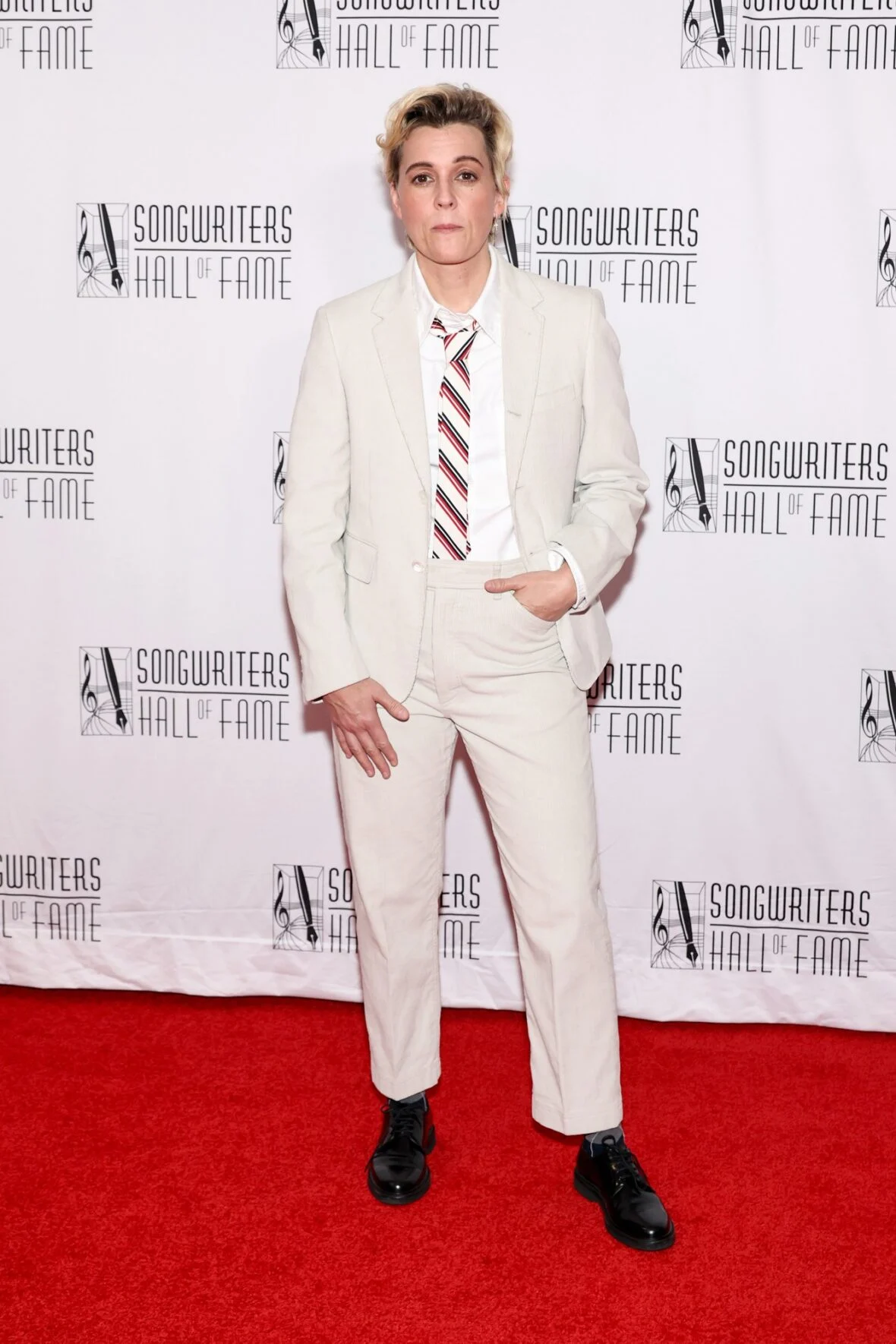Brandi Carlile na gala de indução e premiação do Songwriters Hall of Fame de 2026