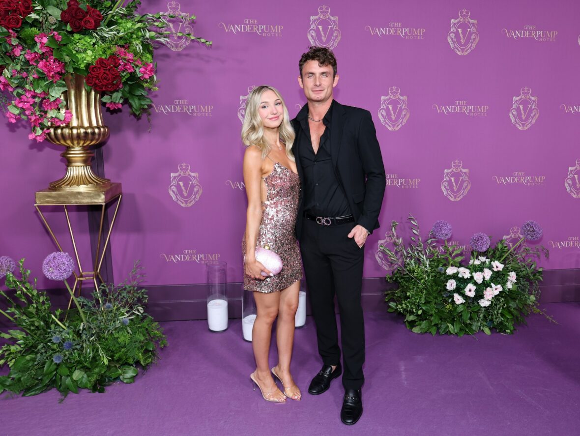 James Kennedy e Jordan Meyers na inauguração do Vanderpump Hotel