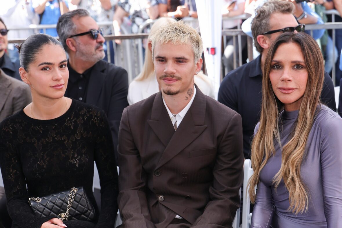 Romeo Beckham, Kim Turnball e Victoria Beckham na cerimônia da estrela de David Beckham