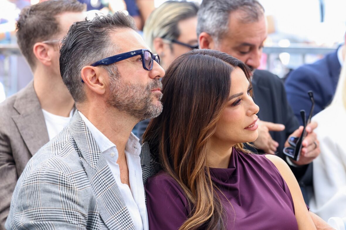Jose Baston e Eva Longoria na cerimônia da estrela de David Beckham