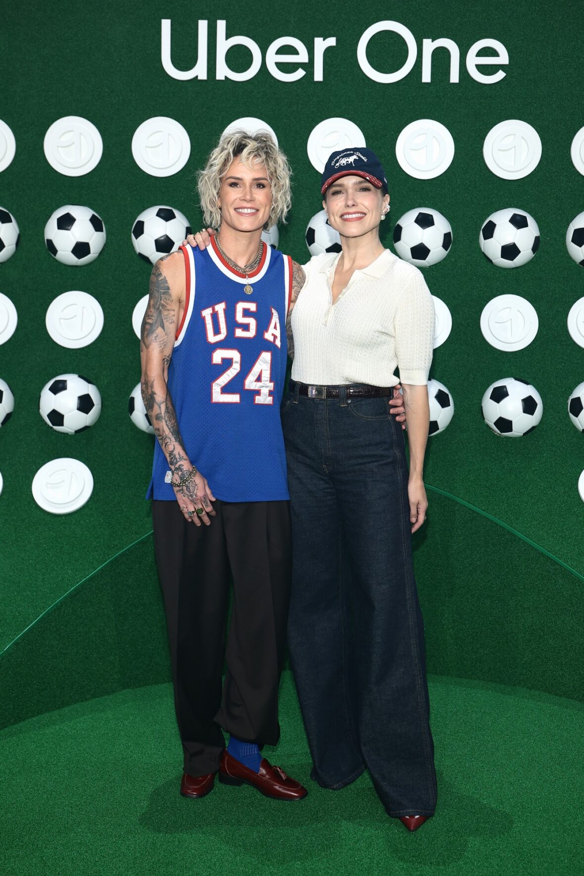 Ashlyn Harris e Sophia Bush participam da The One Party by Uber