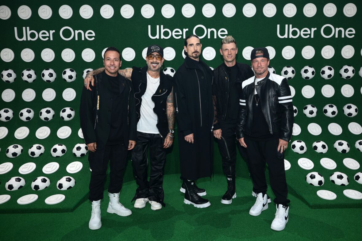 Howie Dorough, AJ McLean, Kevin Richardson, Nick Carter e Brian Littrell participam da The One Party by Uber