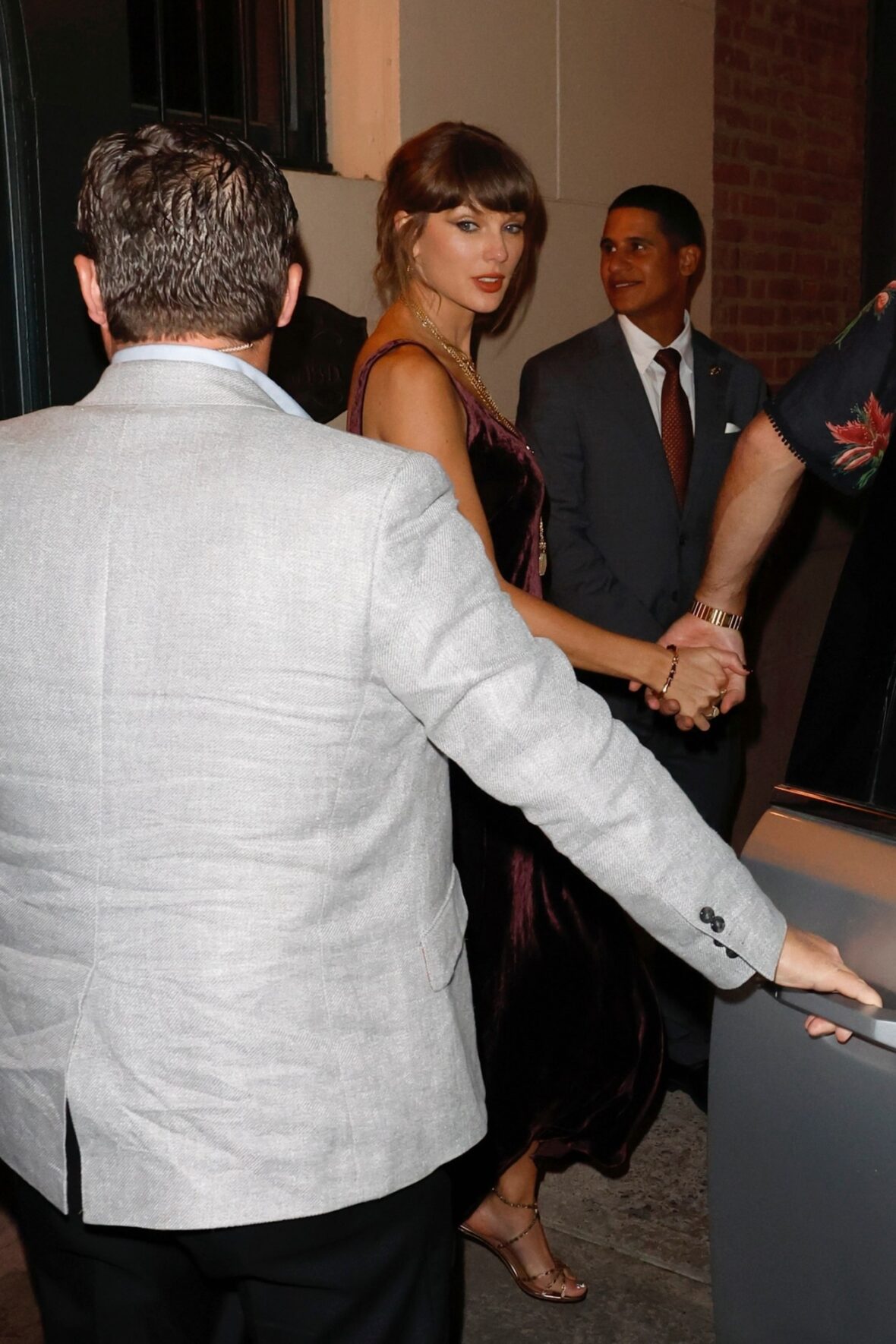 Taylor Swift sai de jantar em Nova York