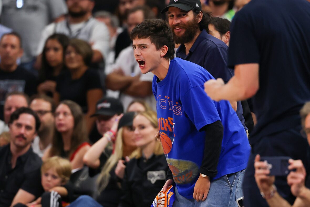 Timothee Chalamet no quinto jogo das finais da NBA