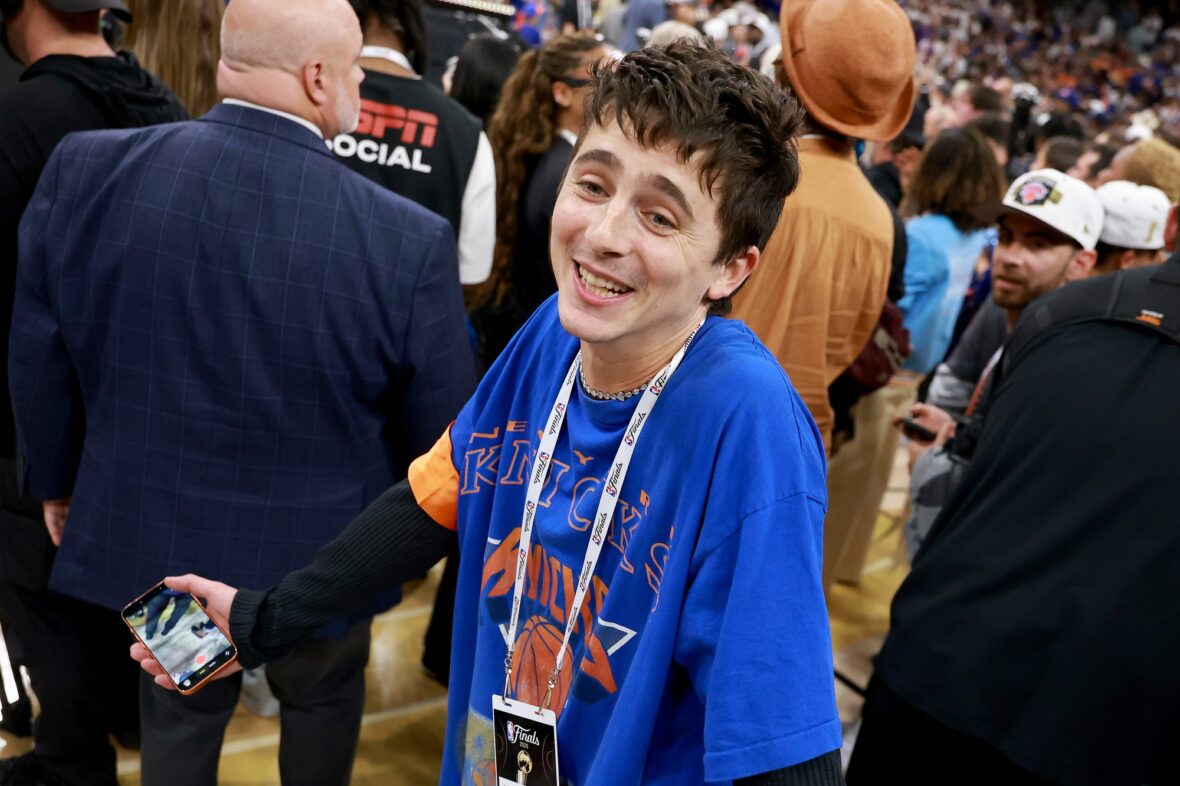 Timothee Chalamet no quinto jogo das finais da NBA