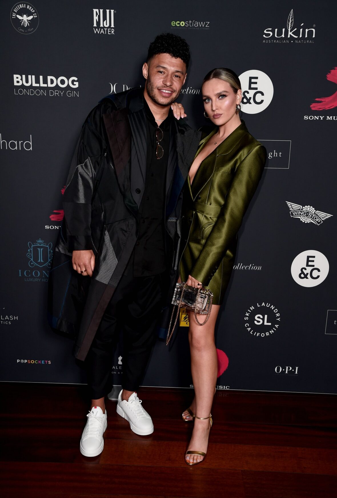 Perrie Edwards e Alex Oxlade-Chamberlain se casam