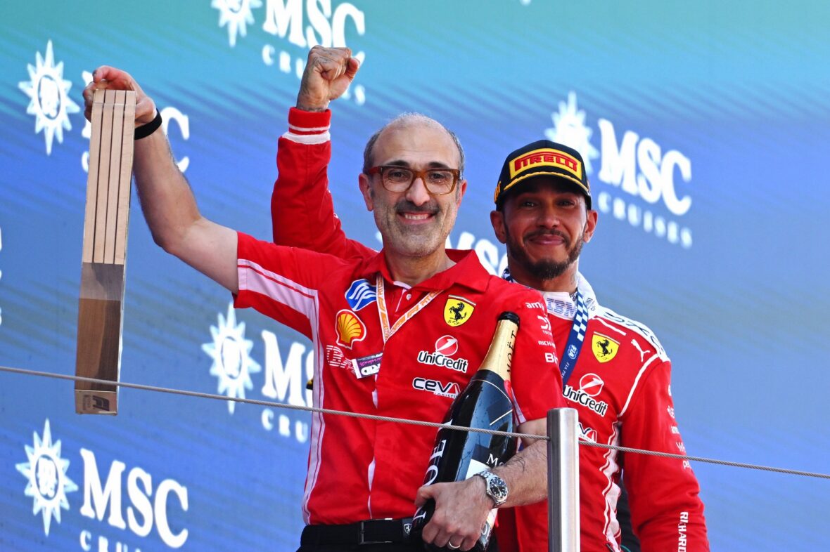 Lewis Hamilton comemora vitória no Grande Prêmio Barcelona-Catalunha