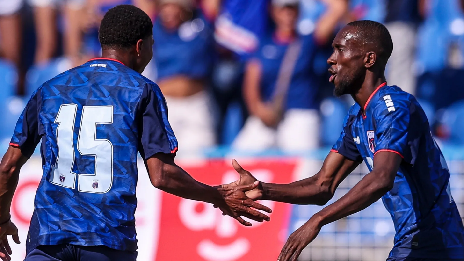Laros Duarte, de Cabo Verde, comemora o gol.