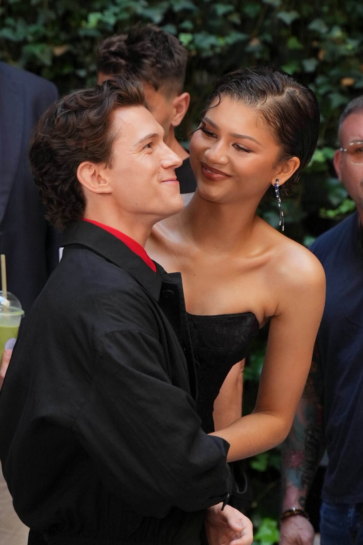 Tom Holland e Zendaya na sessão fotográfica do Novo Dia do Homem-Aranha em Madrid